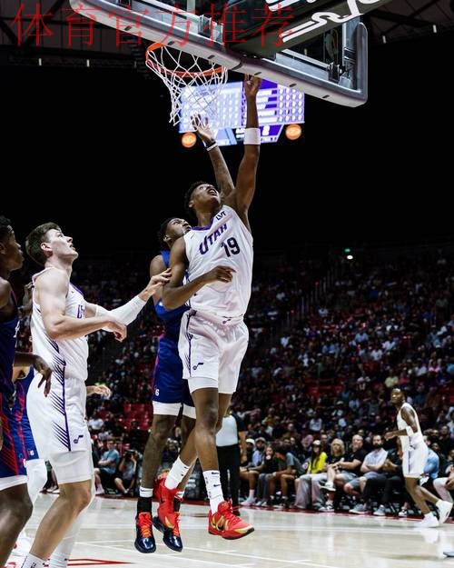 埃斯-贝利全场投篮9中3，三分4中1得到7分2篮板3助攻